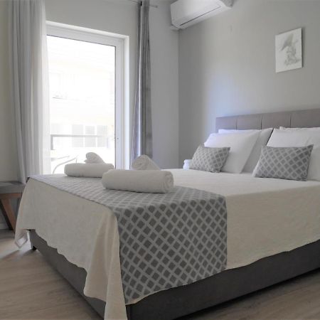 Porto Plaza City Center Apartment Ac/Wifi イラクリオン エクステリア 写真