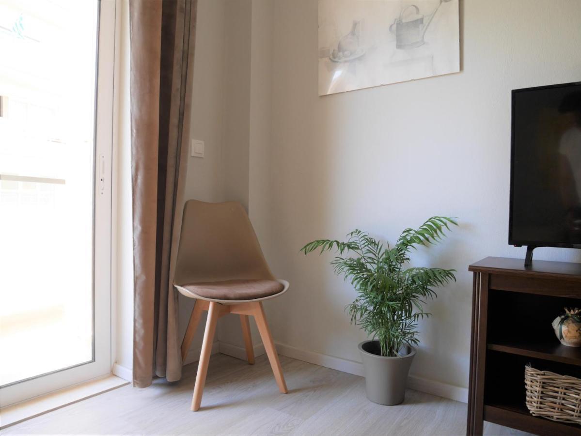 Porto Plaza City Center Apartment Ac/Wifi イラクリオン エクステリア 写真
