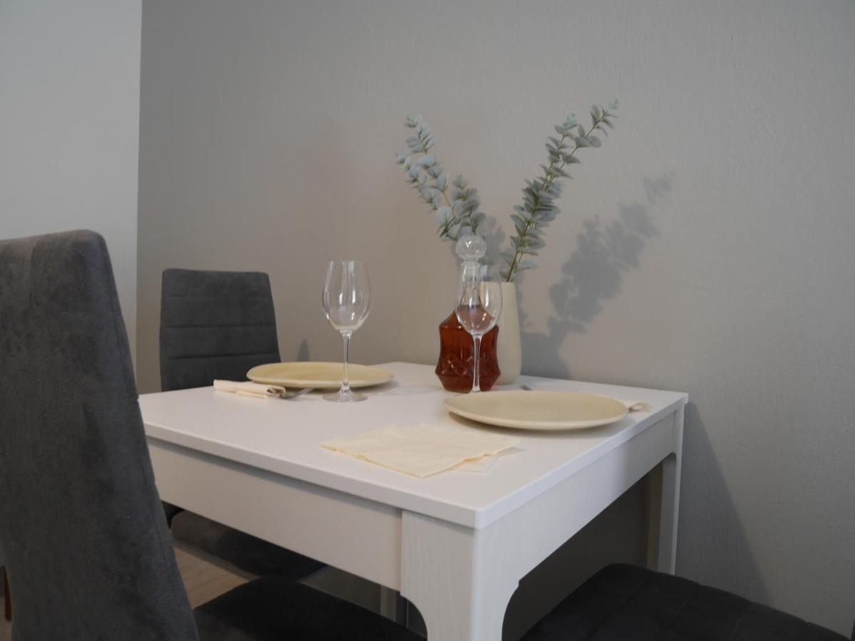 Porto Plaza City Center Apartment Ac/Wifi イラクリオン エクステリア 写真