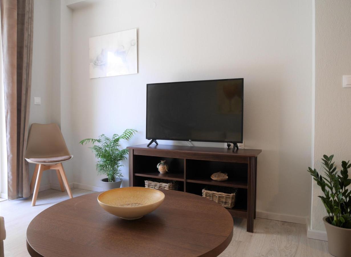 Porto Plaza City Center Apartment Ac/Wifi イラクリオン エクステリア 写真
