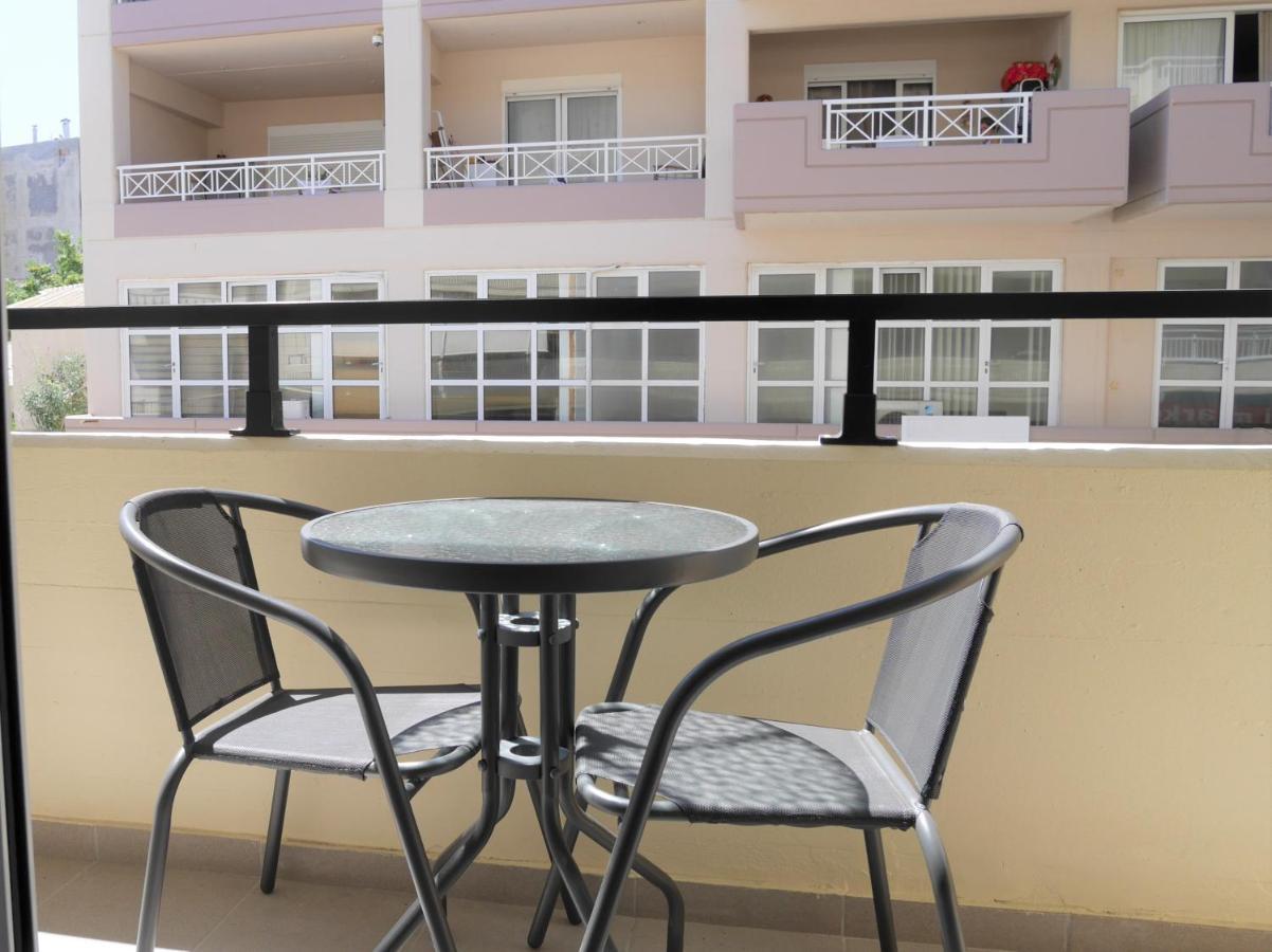 Porto Plaza City Center Apartment Ac/Wifi イラクリオン エクステリア 写真
