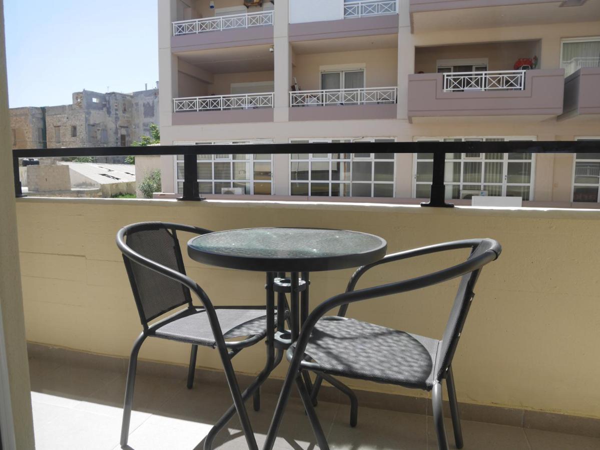 Porto Plaza City Center Apartment Ac/Wifi イラクリオン エクステリア 写真